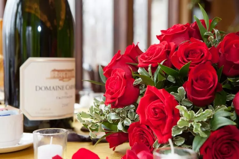 Veil or Not to Veil? 9 Red roses
