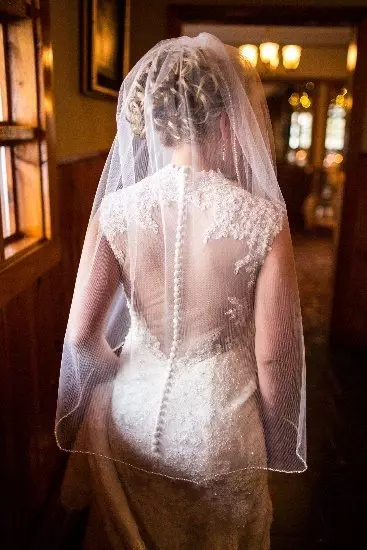 Veil or Not to Veil? 20 Long flowing veil